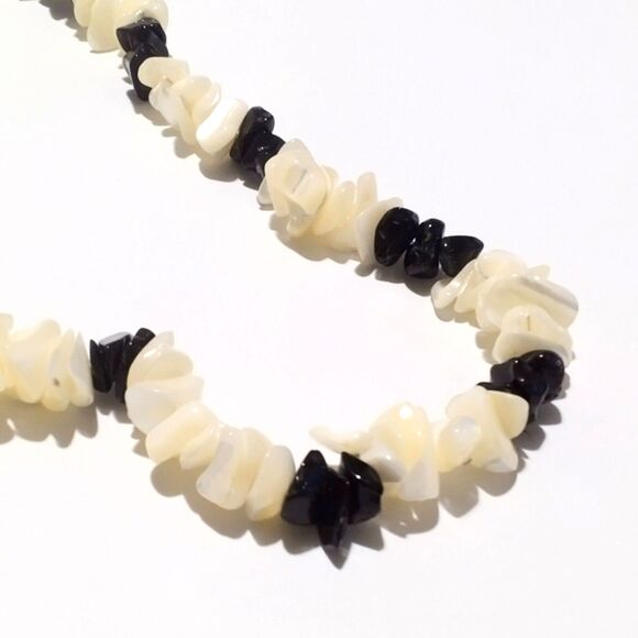 Mother of Pearl and Black Stone Chip Beaded Necklace 22" - Picture 5 of 5